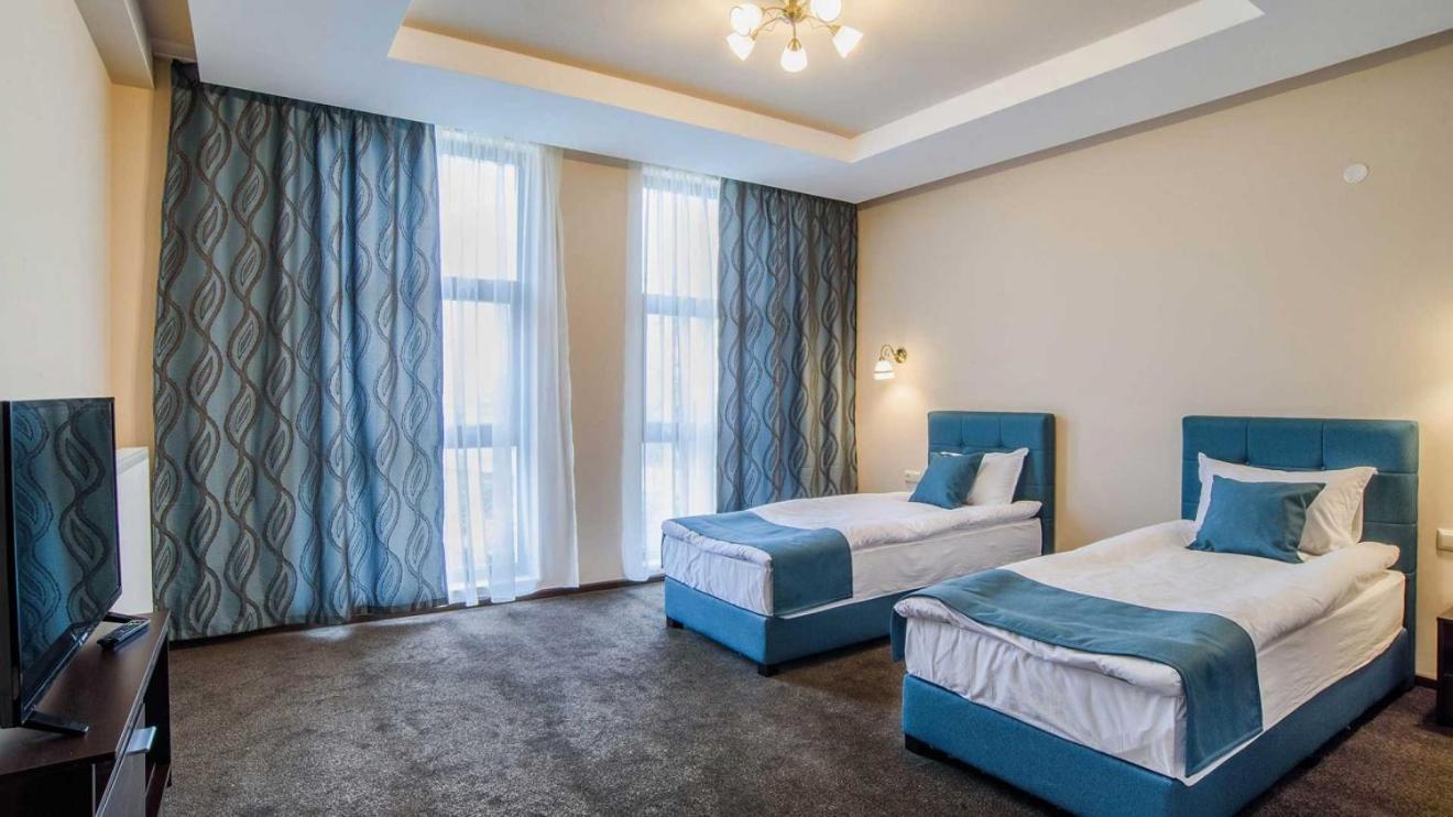 Park-Hotel Yambol ภายนอก รูปภาพ