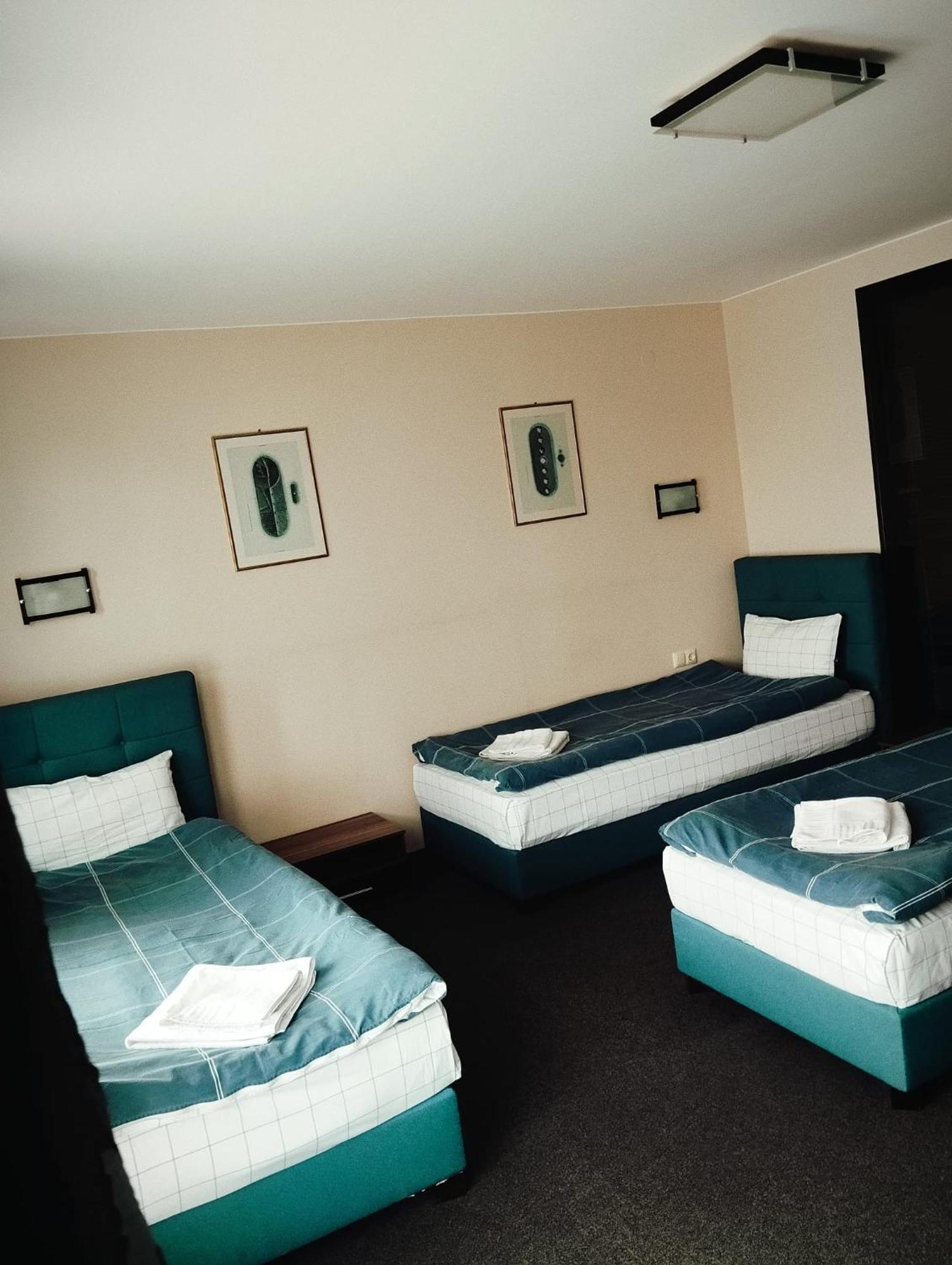 Park-Hotel Yambol ภายนอก รูปภาพ
