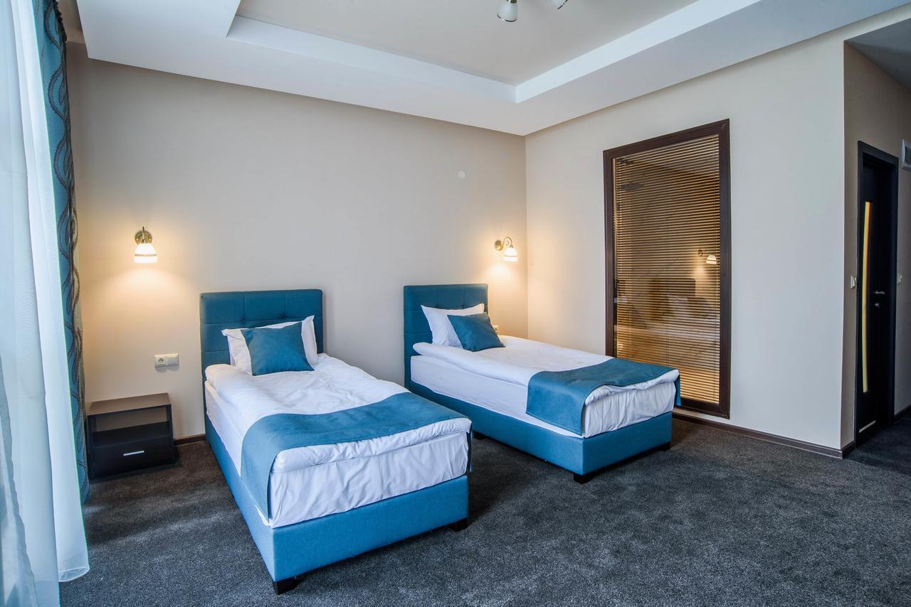 Park-Hotel Yambol ภายนอก รูปภาพ