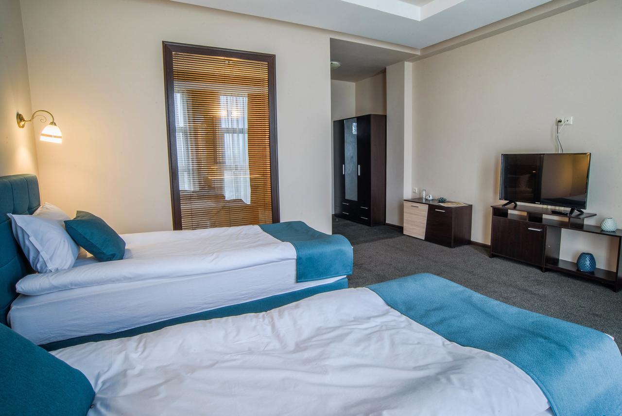 Park-Hotel Yambol ภายนอก รูปภาพ